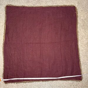 Pier 1 Rich Burgundy Table napkins set of 4   with Elegant Gold Edging